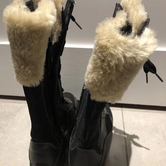 Moving out sale, Brand New Merrell Ladies black waterproof winter boots-size7 - Picture 5 of 10